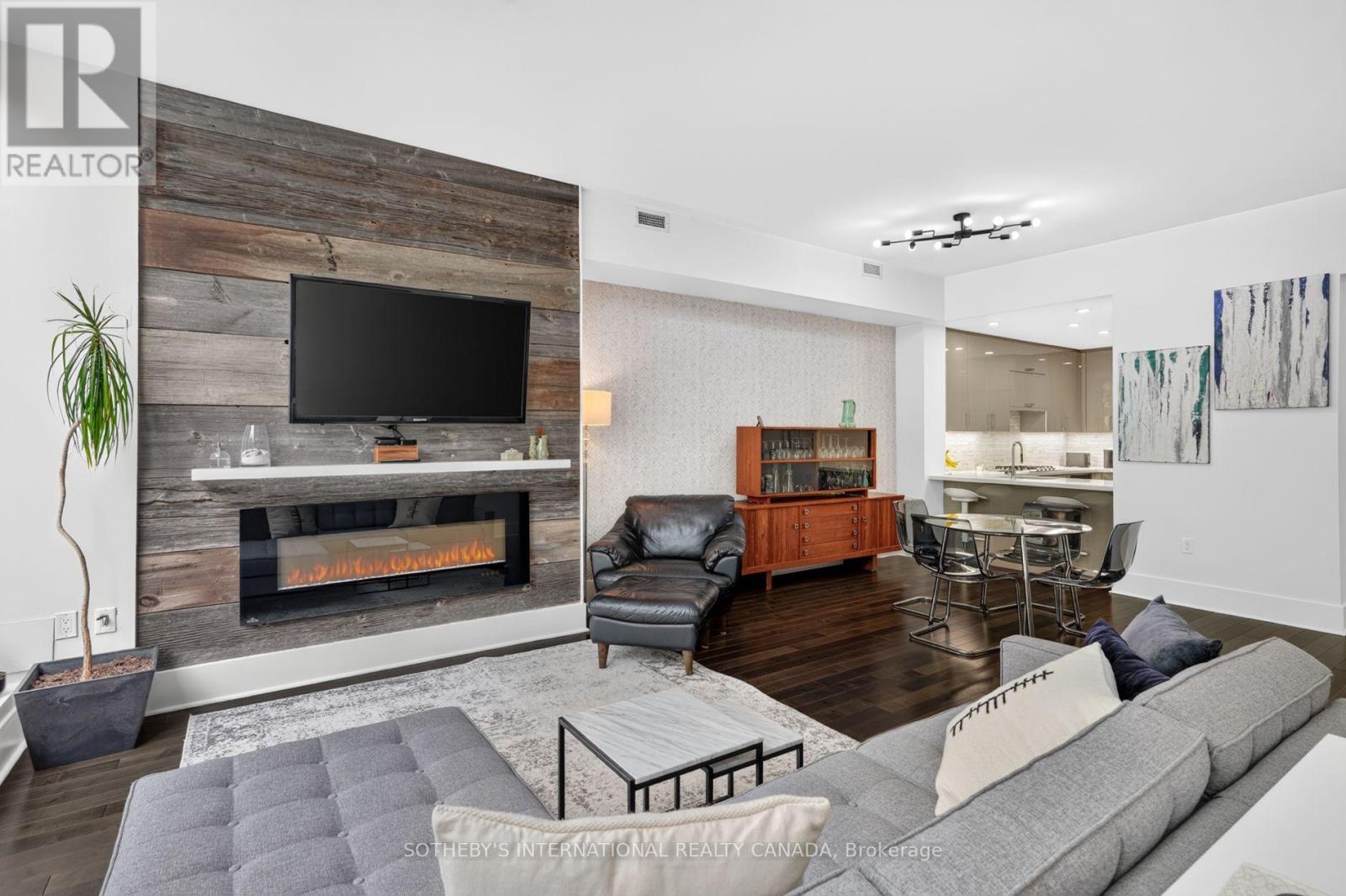 Th 114 - 29 Queens Quay E Property Photo 12