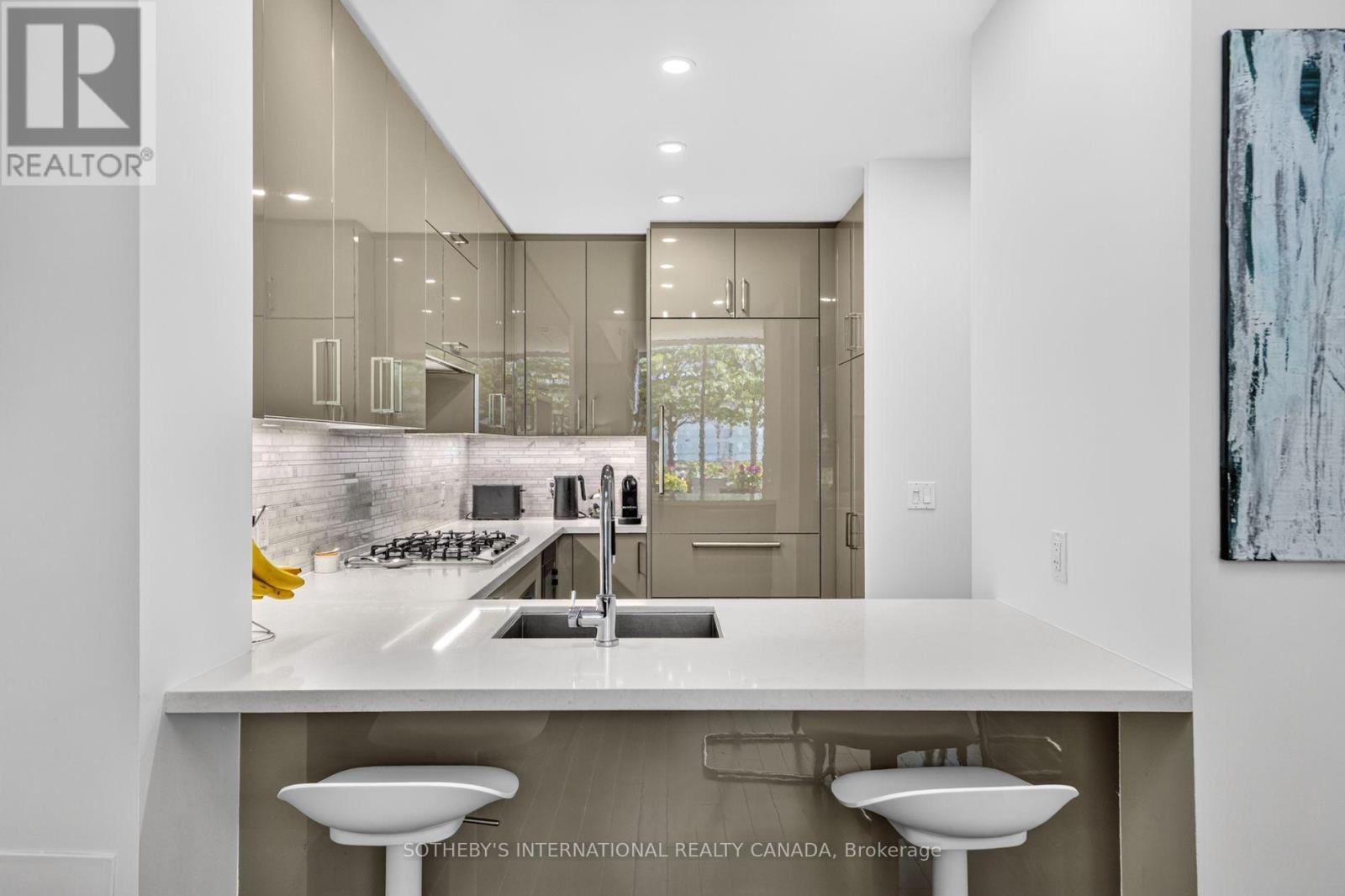 Th 114 - 29 Queens Quay E Property Photo 14