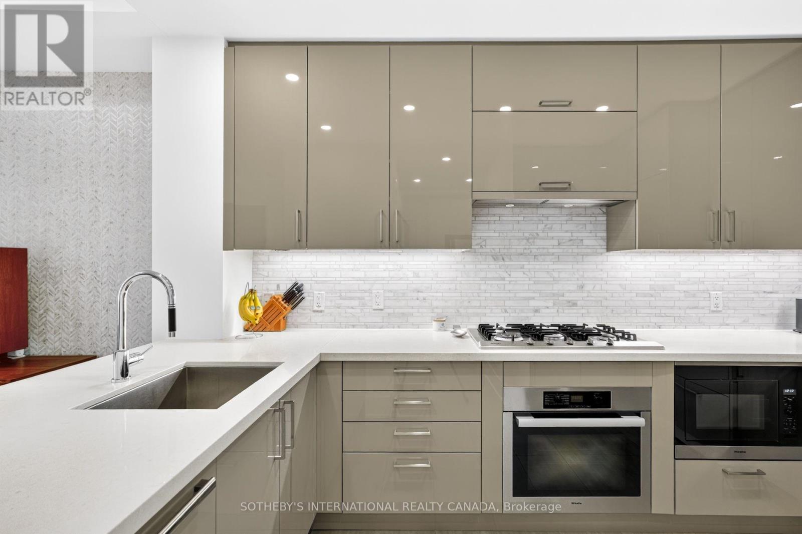 Th 114 - 29 Queens Quay E Property Photo 15