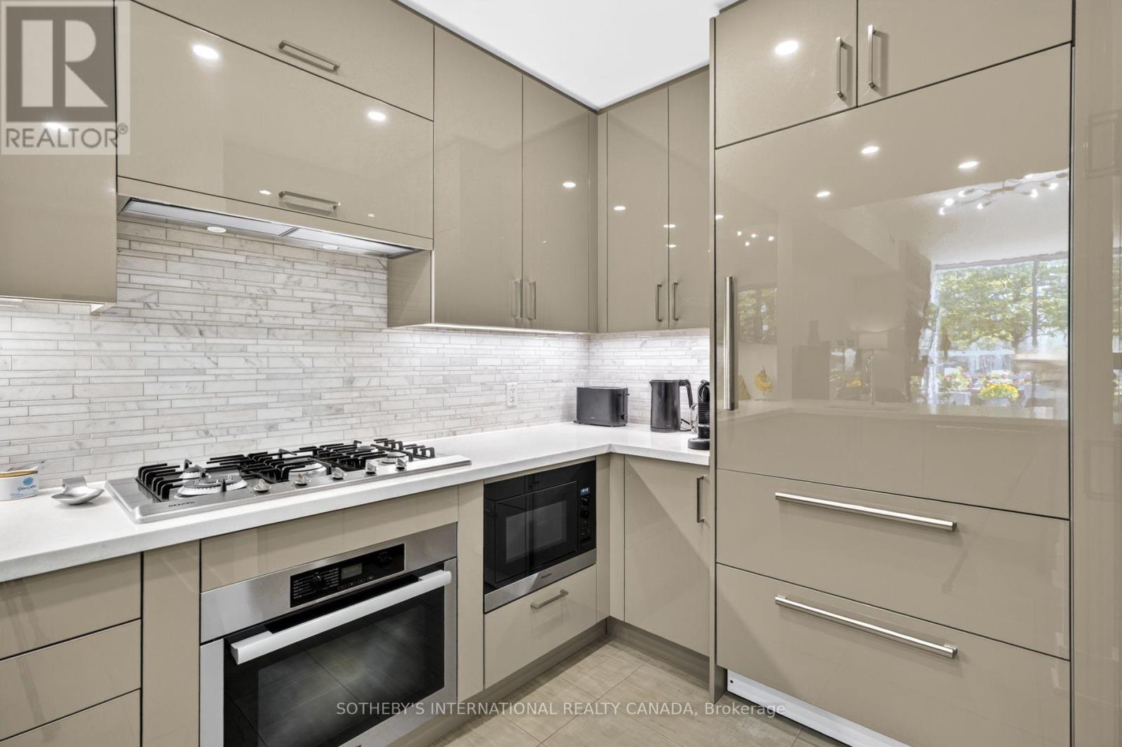 Th 114 - 29 Queens Quay E Property Photo 16