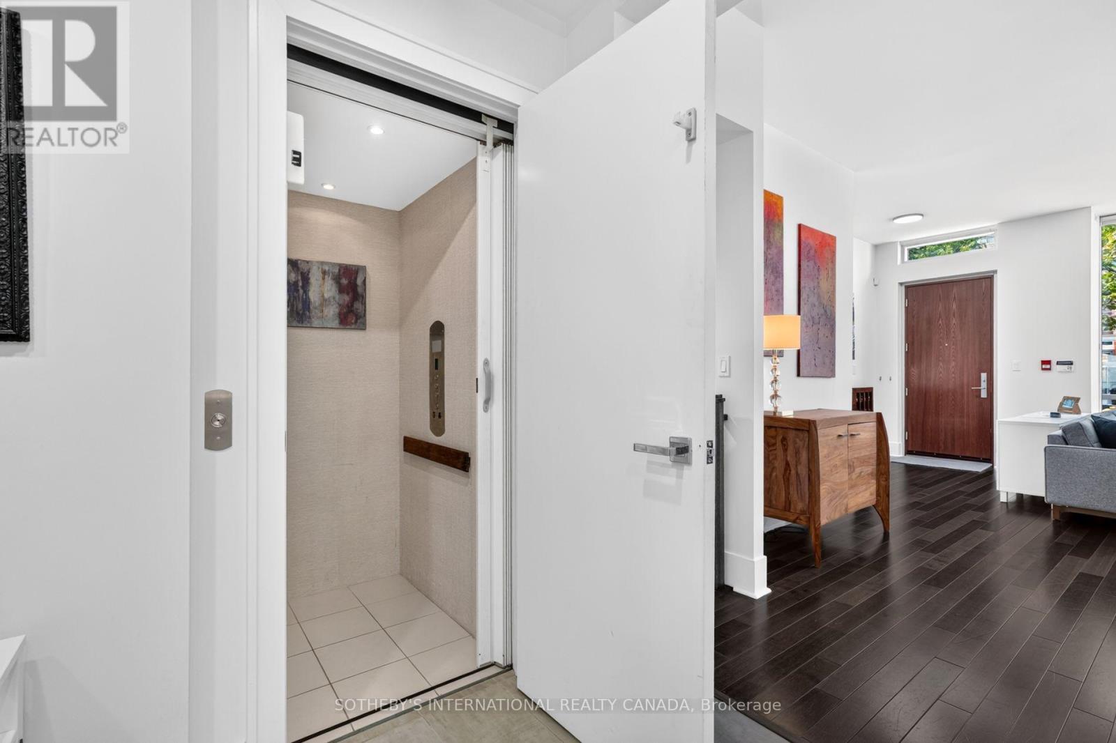 Th 114 - 29 Queens Quay E Property Photo 21