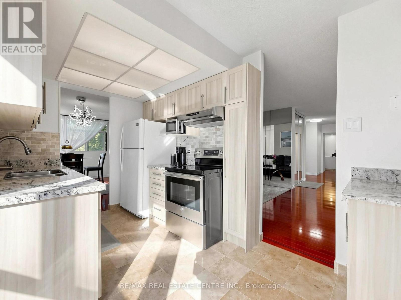 207 - 100 Antibes Drive Property Photo 15