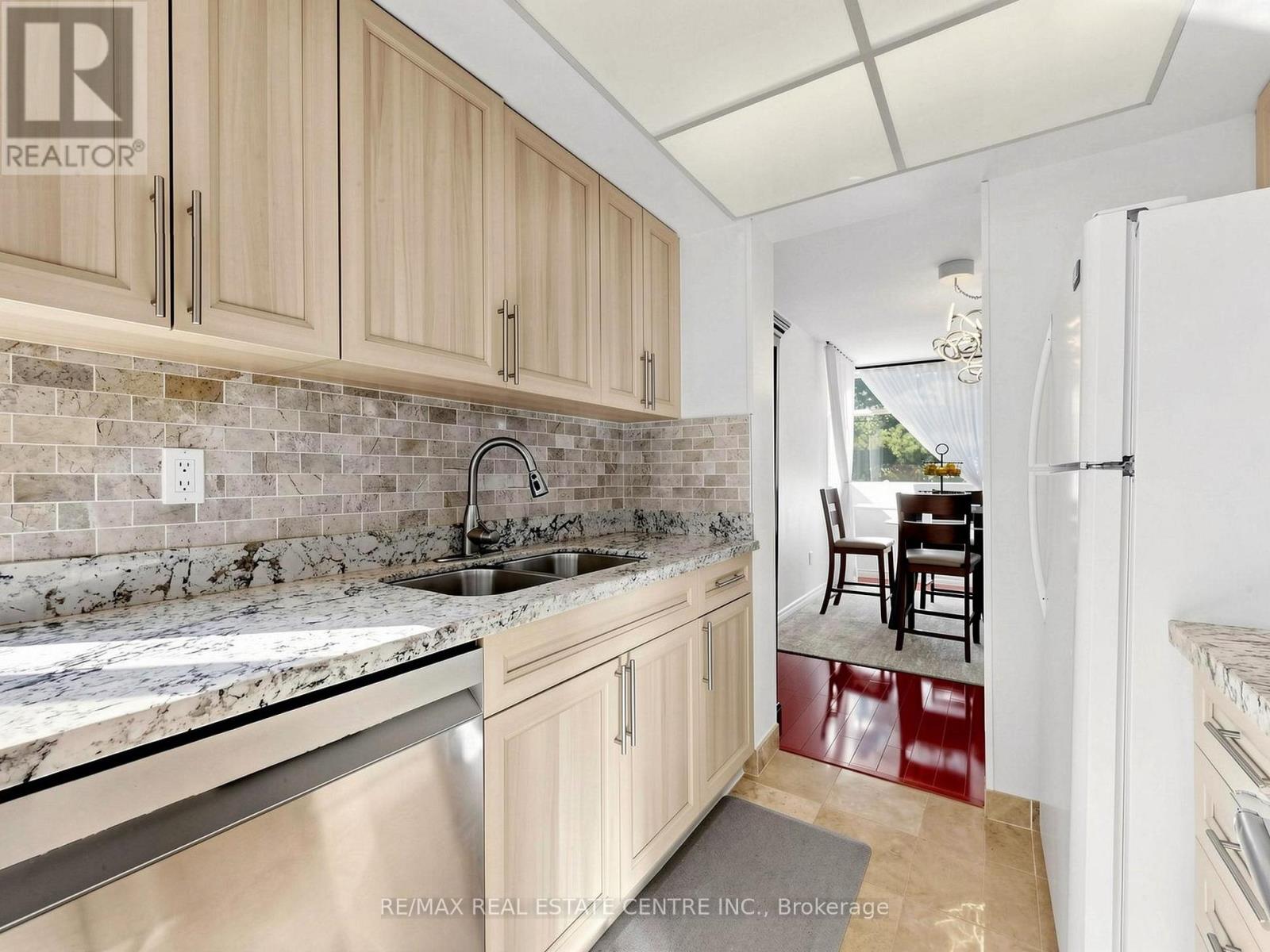 207 - 100 Antibes Drive Property Photo 16