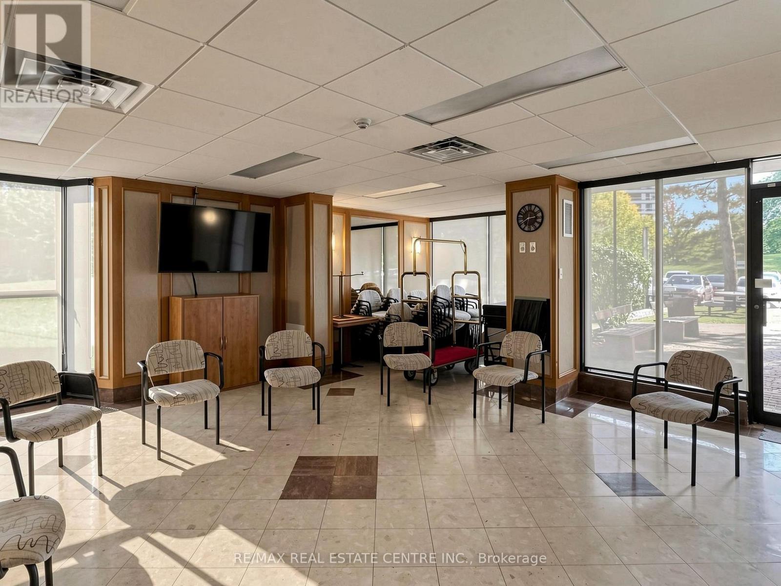 207 - 100 Antibes Drive Property Photo 27