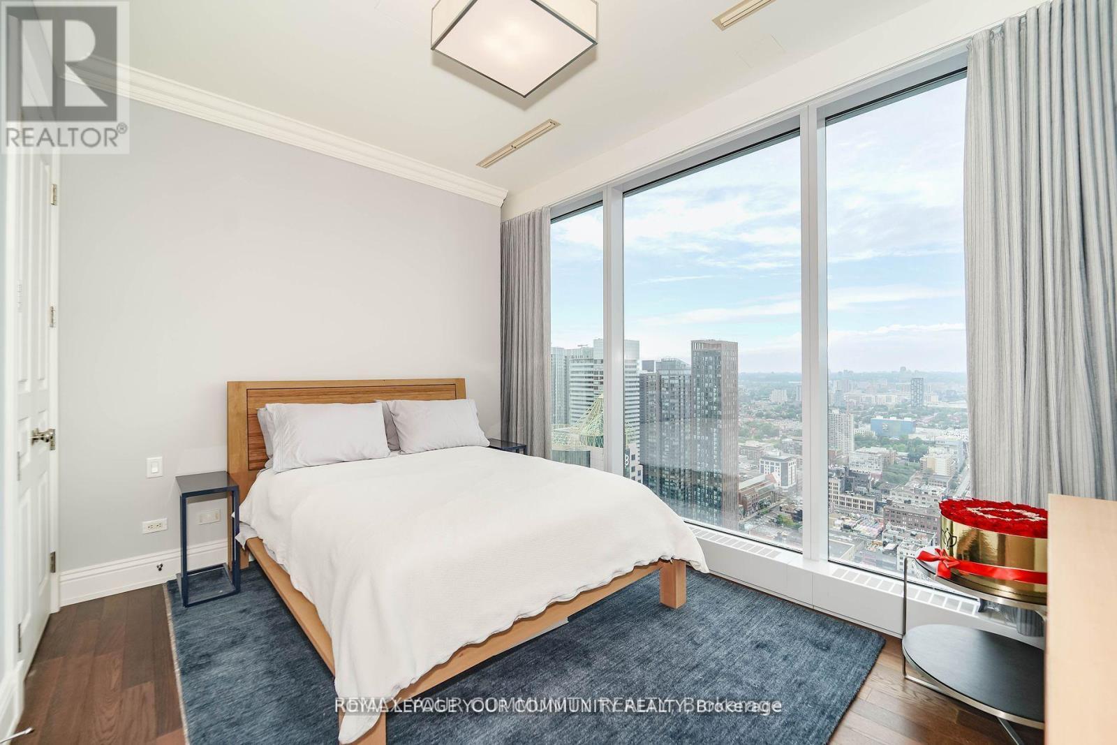 3903 - 183 Wellington Street W Property Photo 13