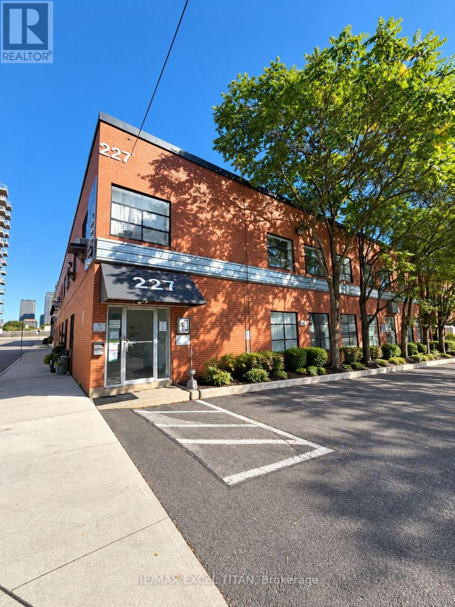 213 - 227 STERLING ROAD E Property Photo 1