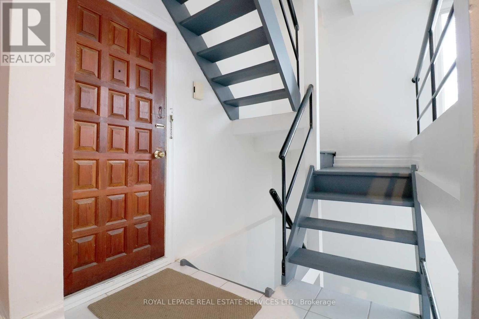 2 - 390 Huron Street Property Photo 2