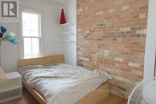 2 - 390 Huron Street Property Photo 7