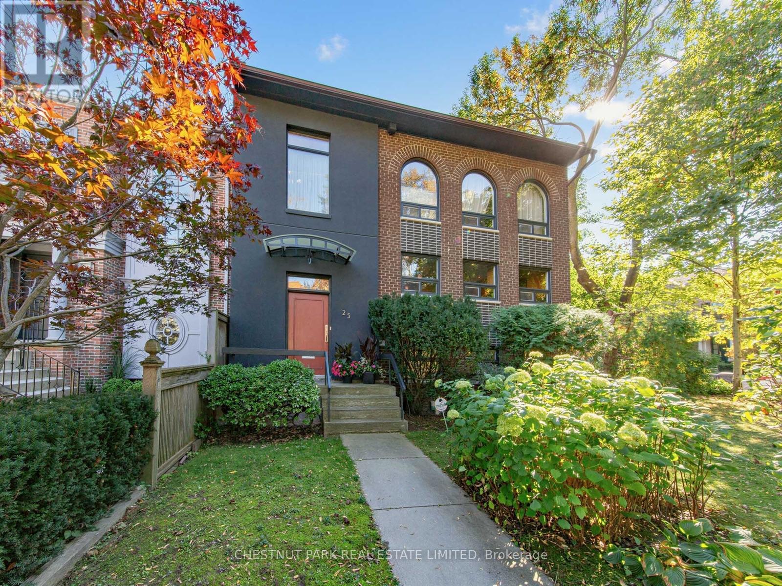 25 CLARENDON AVENUE Property Photo 1