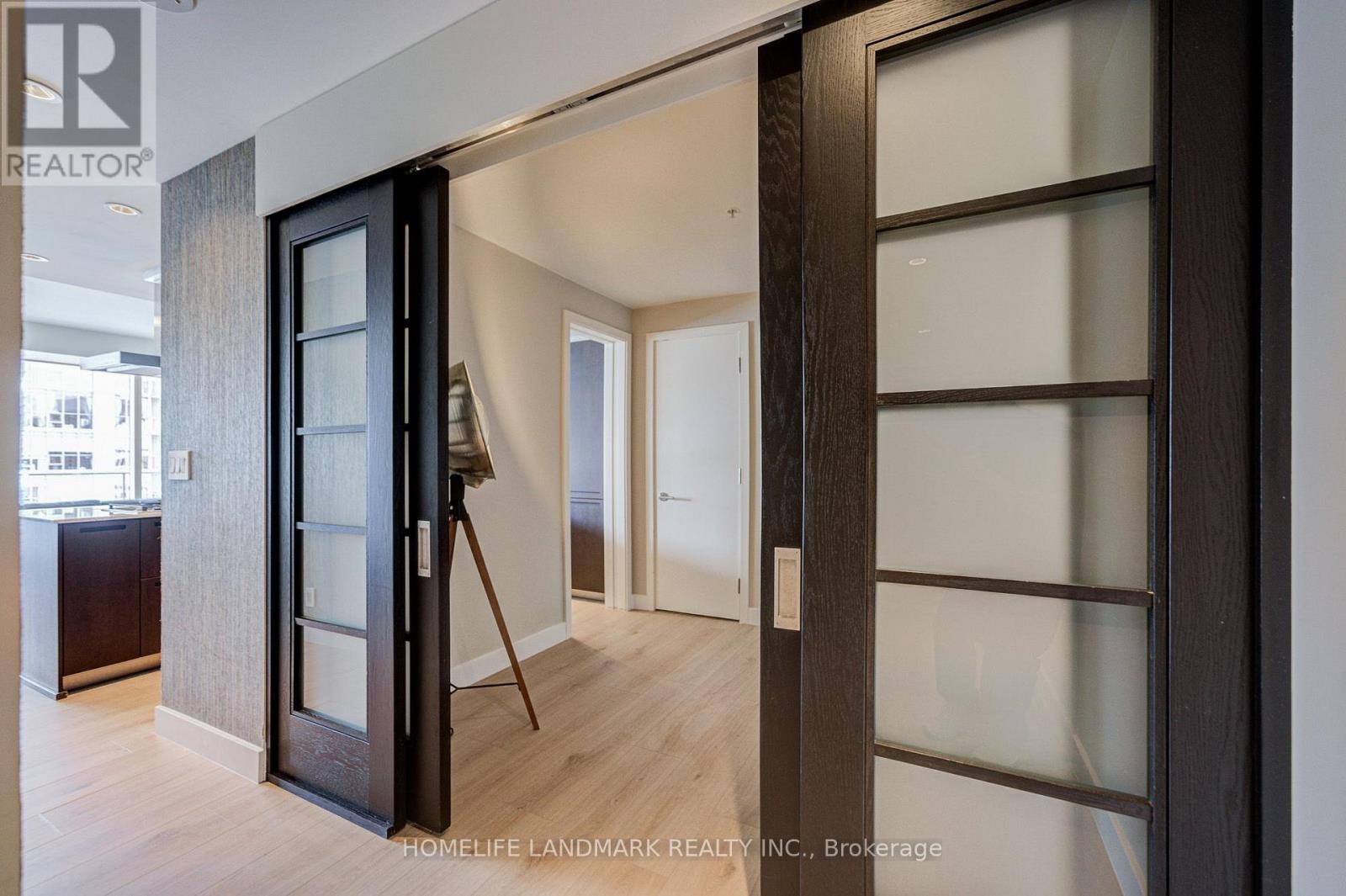 3103 - 180 University Avenue Property Photo 7