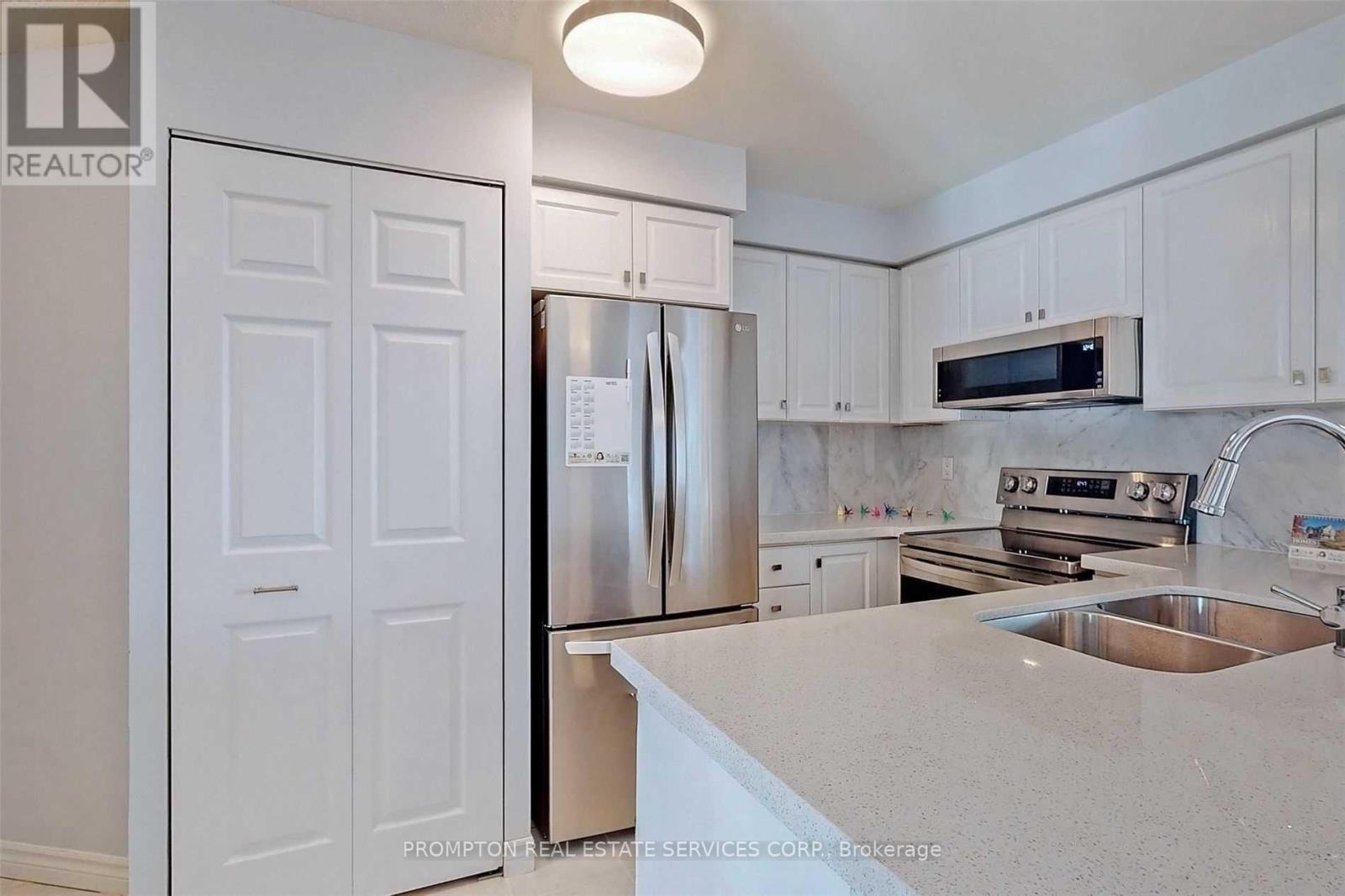 2205 - 7 Lorraine Drive Property Photo 4