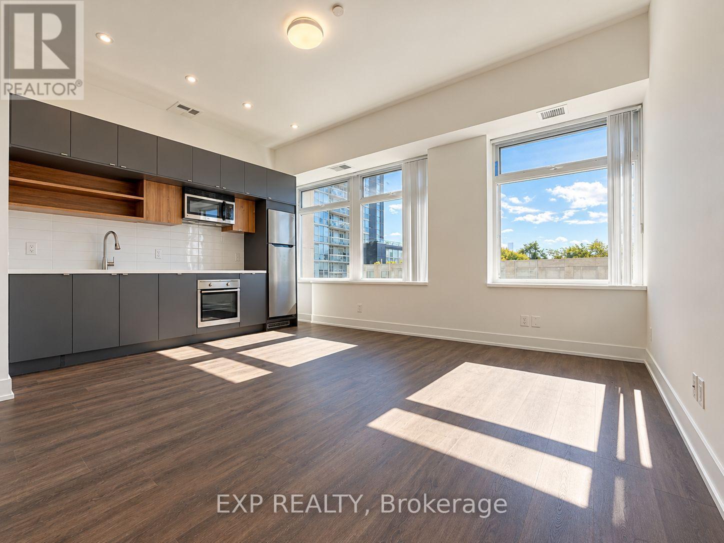 315 - 111 St Clair Avenue W Property Photo 1