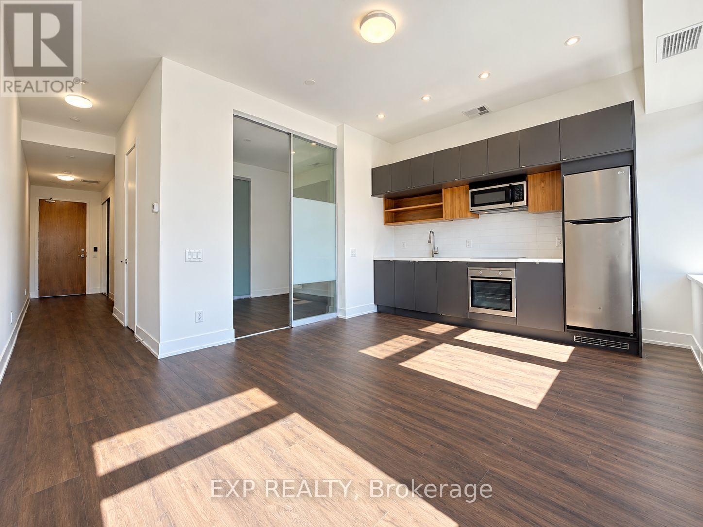 315 - 111 St Clair Avenue W Property Photo 2