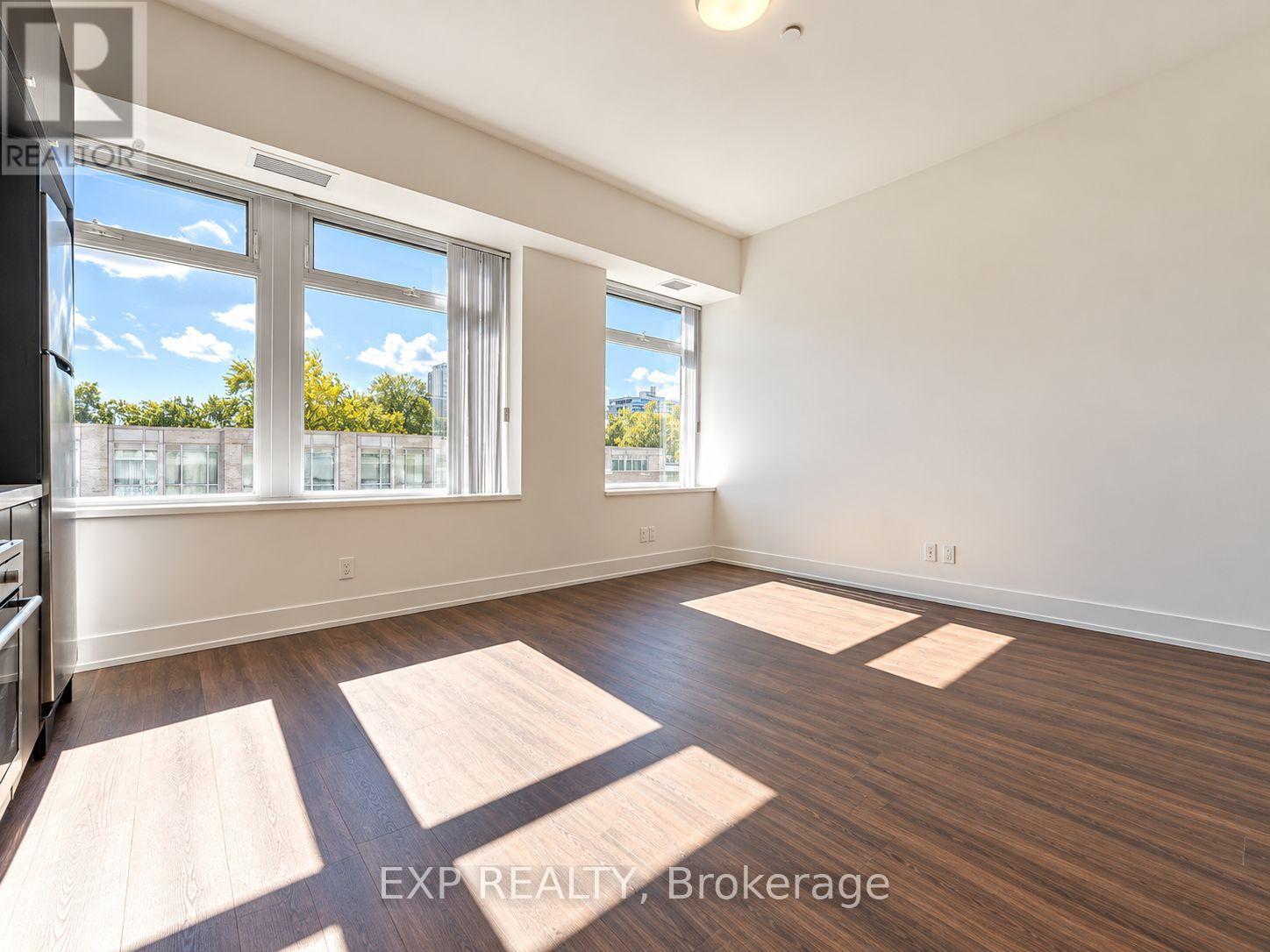 315 - 111 St Clair Avenue W Property Photo 7