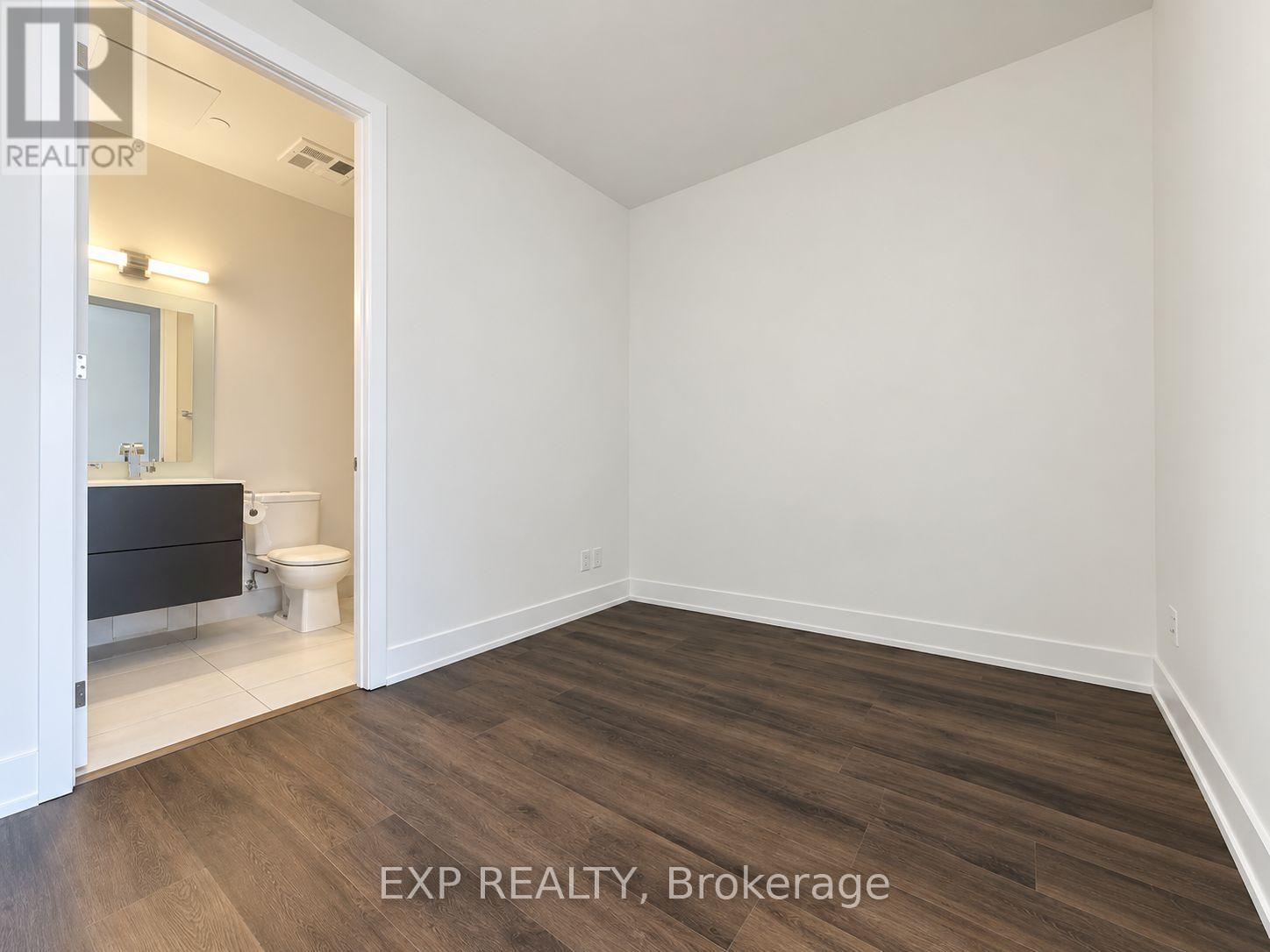 315 - 111 St Clair Avenue W Property Photo 13