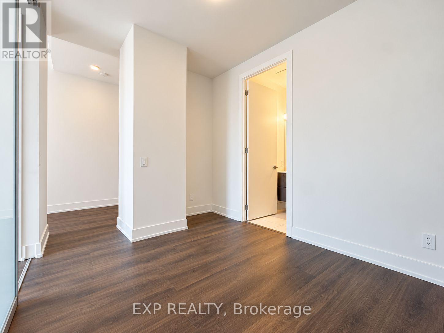 315 - 111 St Clair Avenue W Property Photo 14