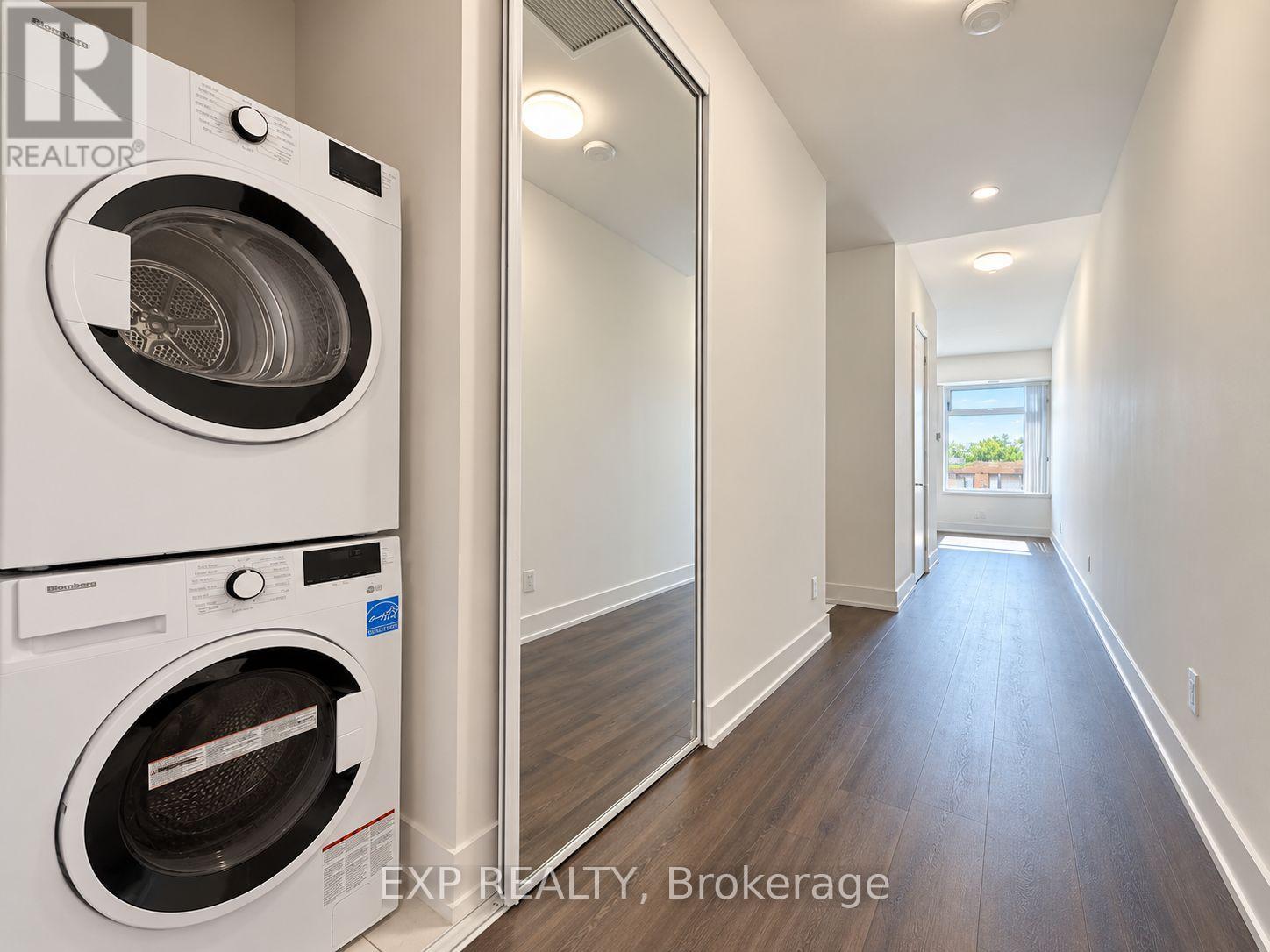 315 - 111 St Clair Avenue W Property Photo 18