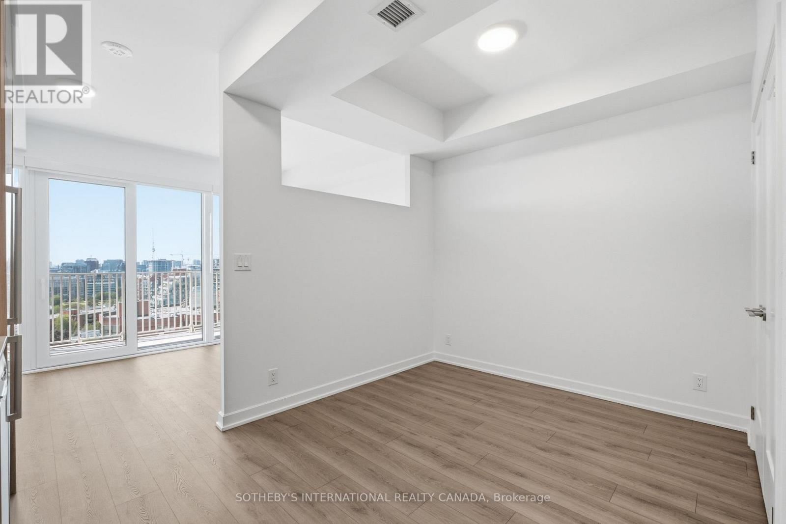 612 - 88 Bathurst Street Property Photo 1