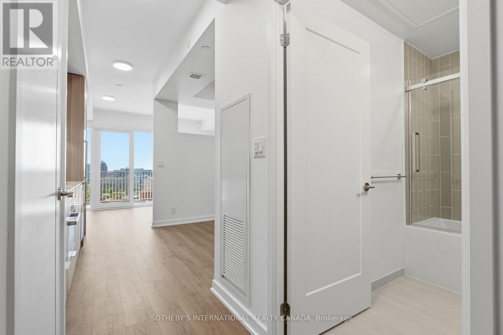 612 - 88 Bathurst Street Property Photo 4