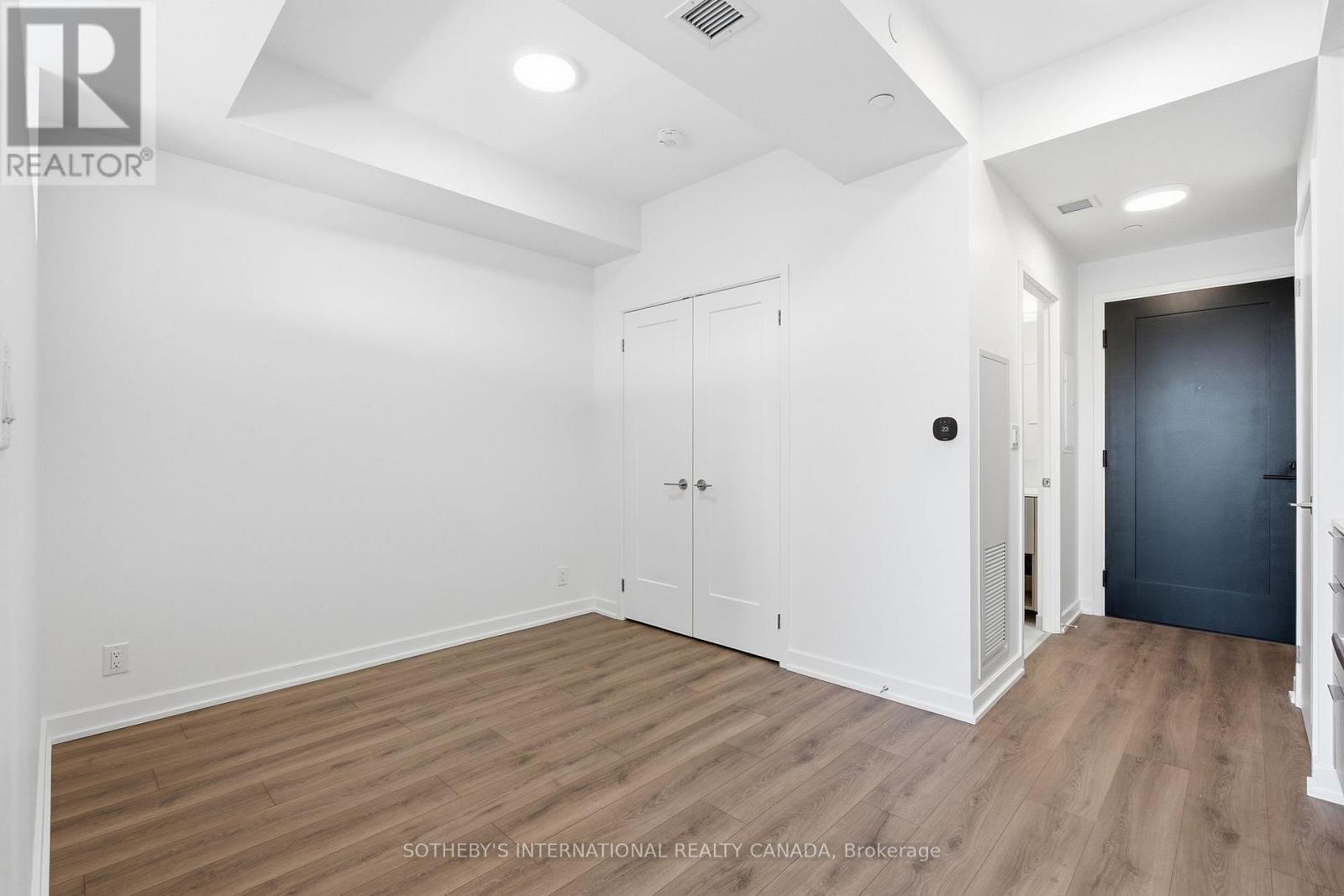 612 - 88 Bathurst Street Property Photo 5