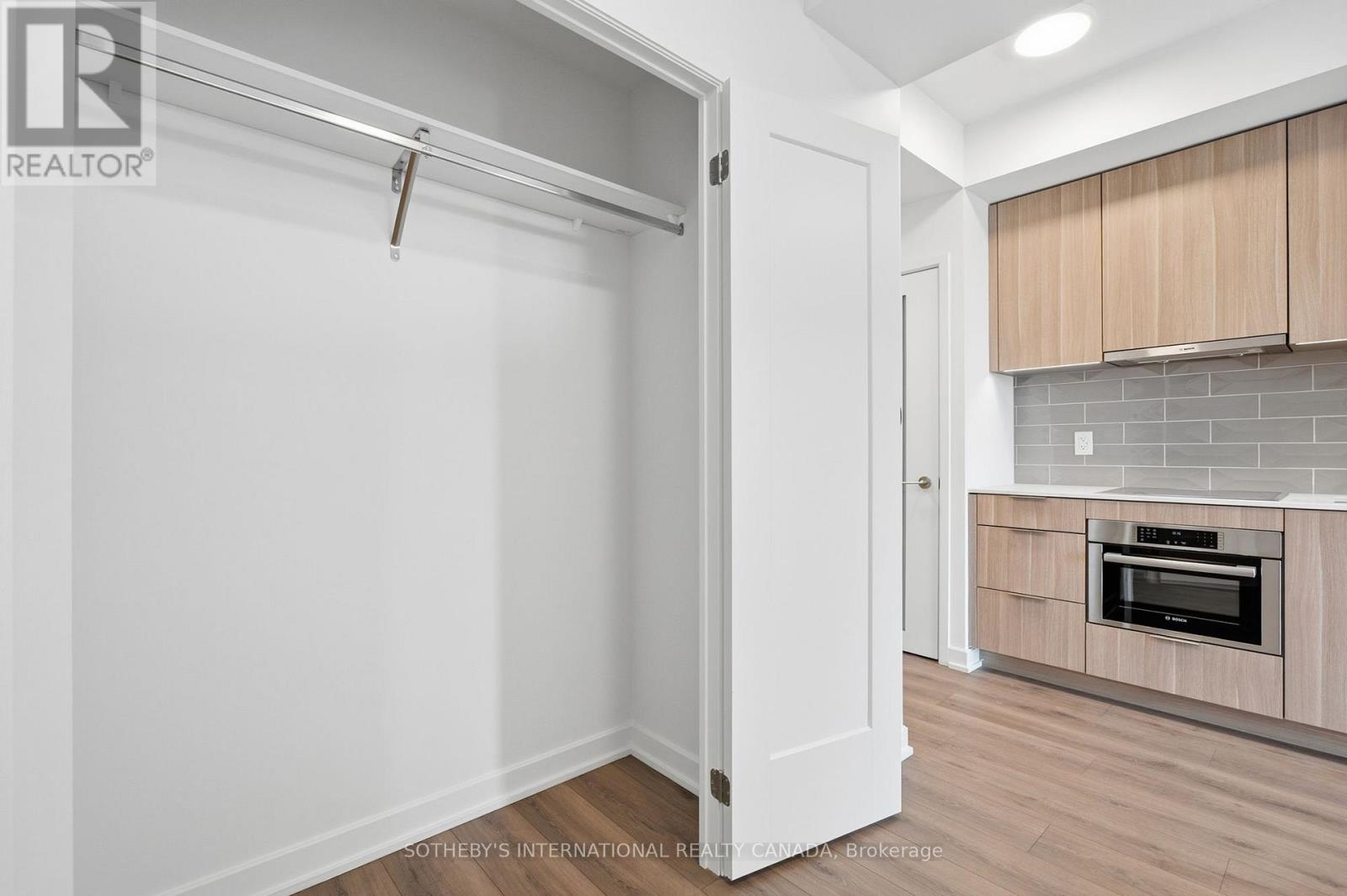 612 - 88 Bathurst Street Property Photo 9