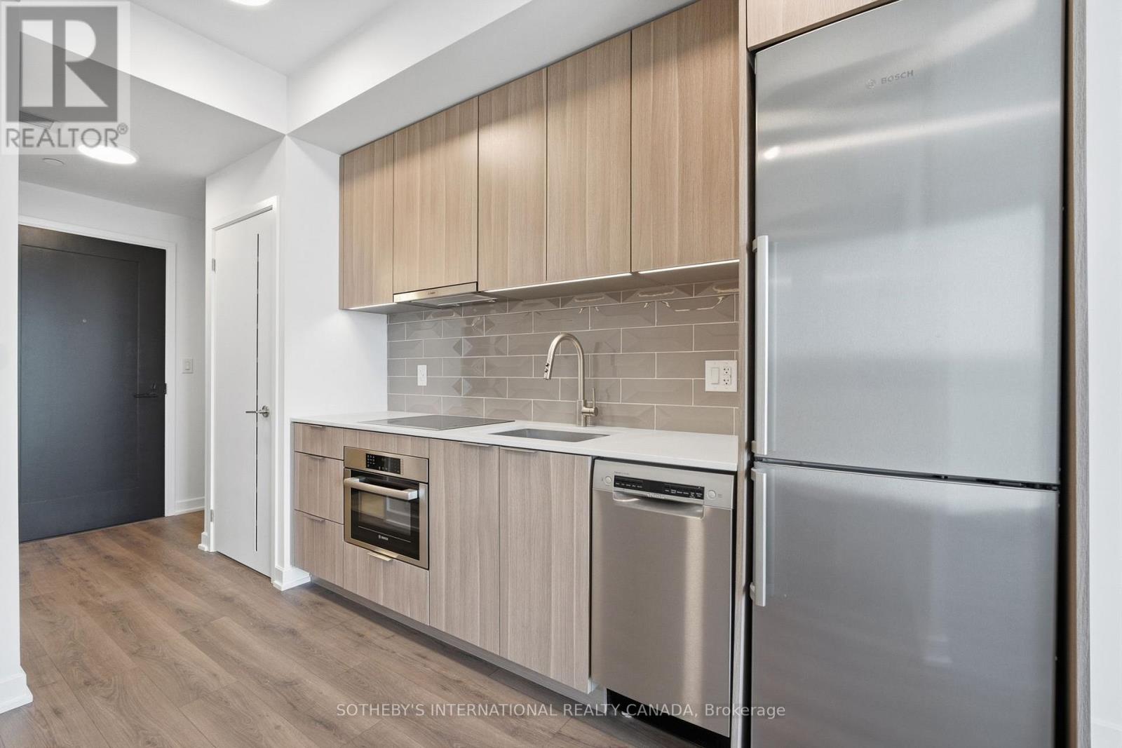 612 - 88 Bathurst Street Property Photo 11