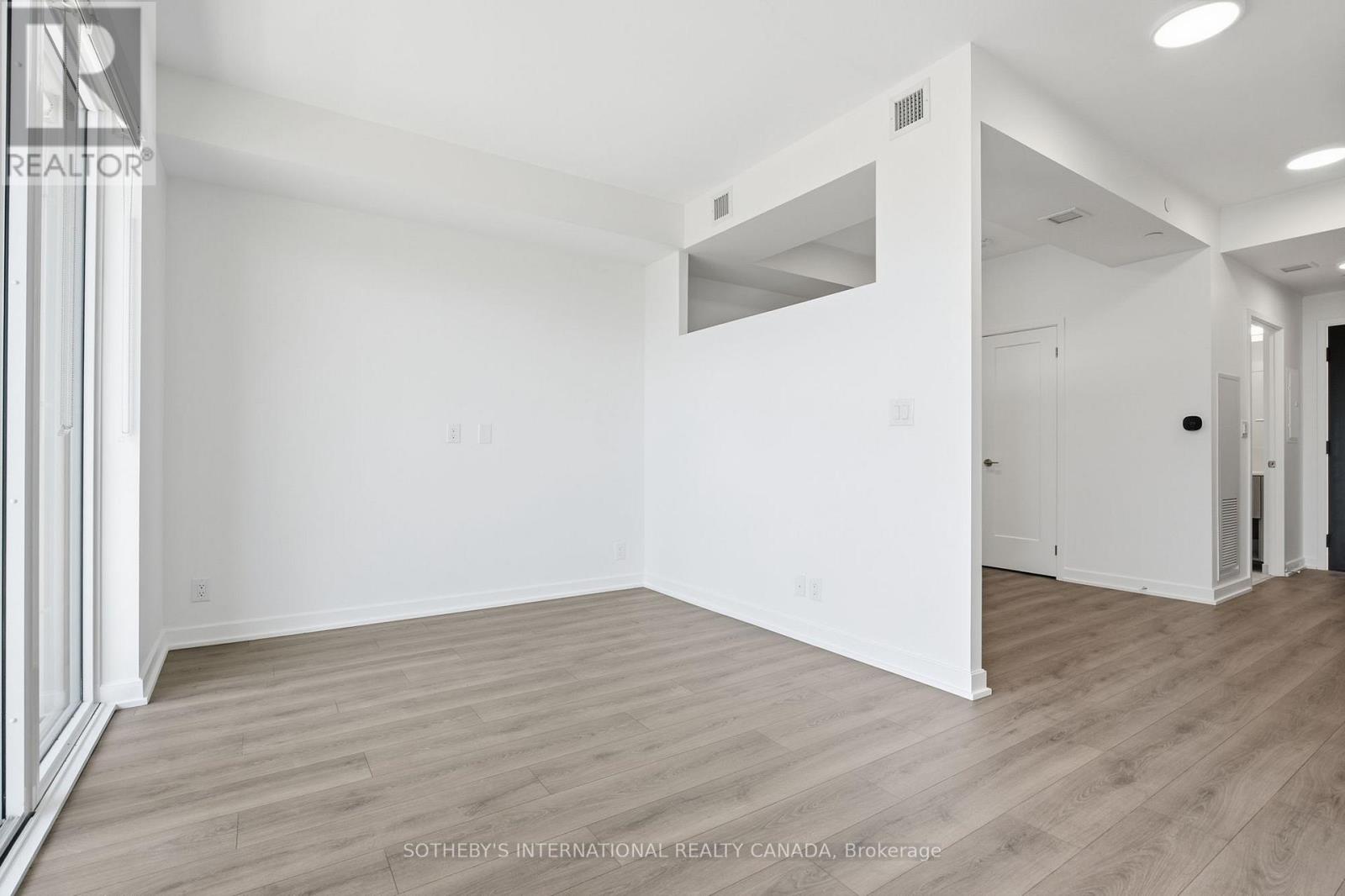 612 - 88 Bathurst Street Property Photo 12