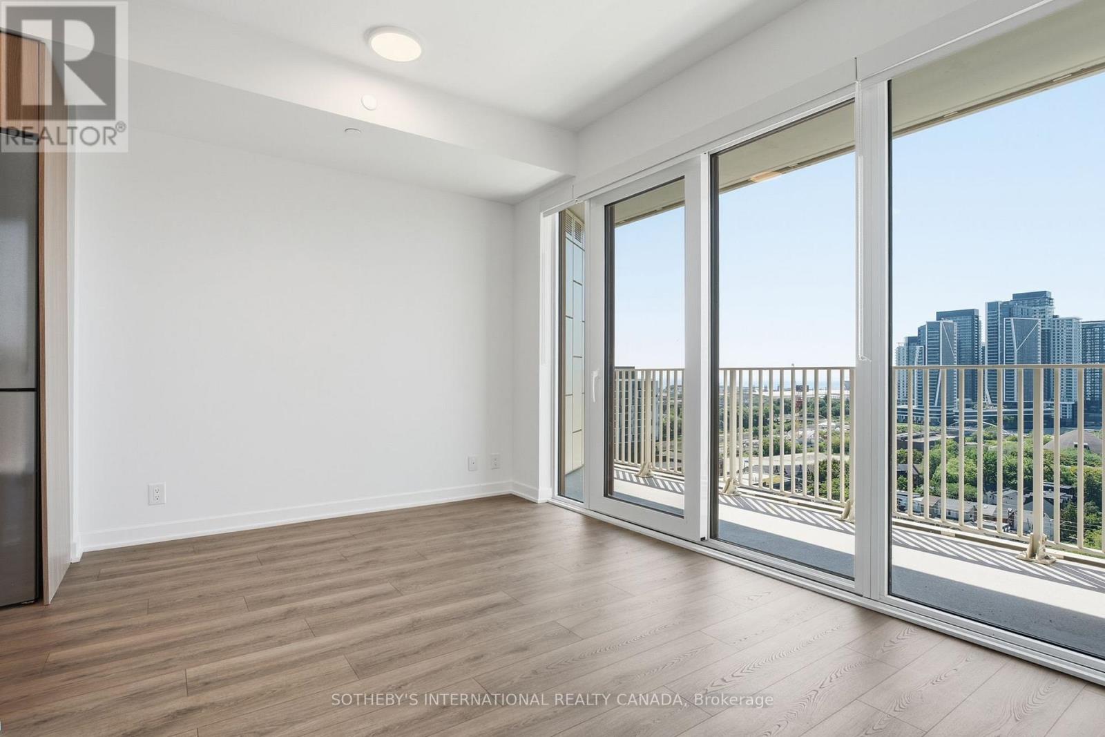 612 - 88 Bathurst Street Property Photo 14