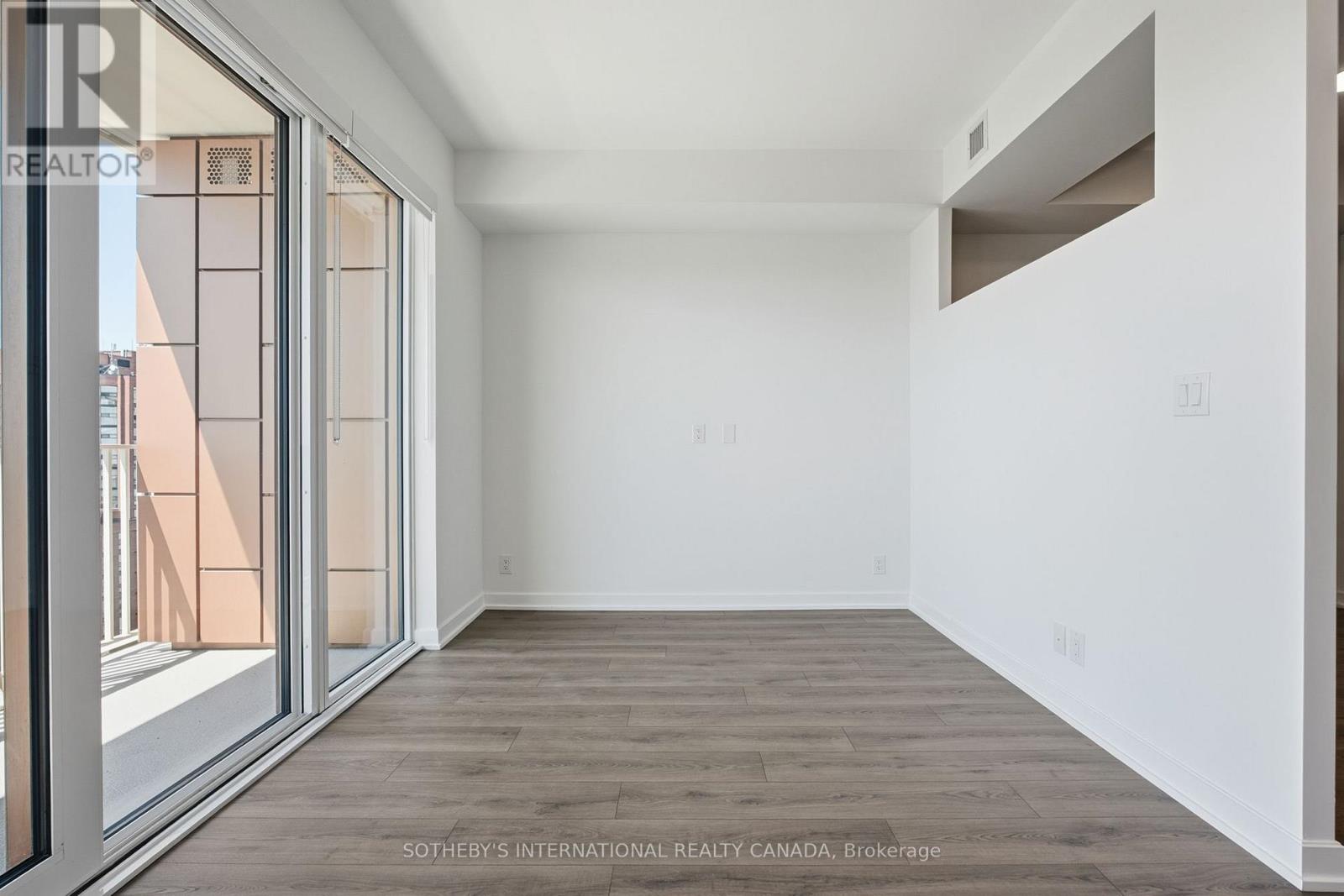612 - 88 Bathurst Street Property Photo 15
