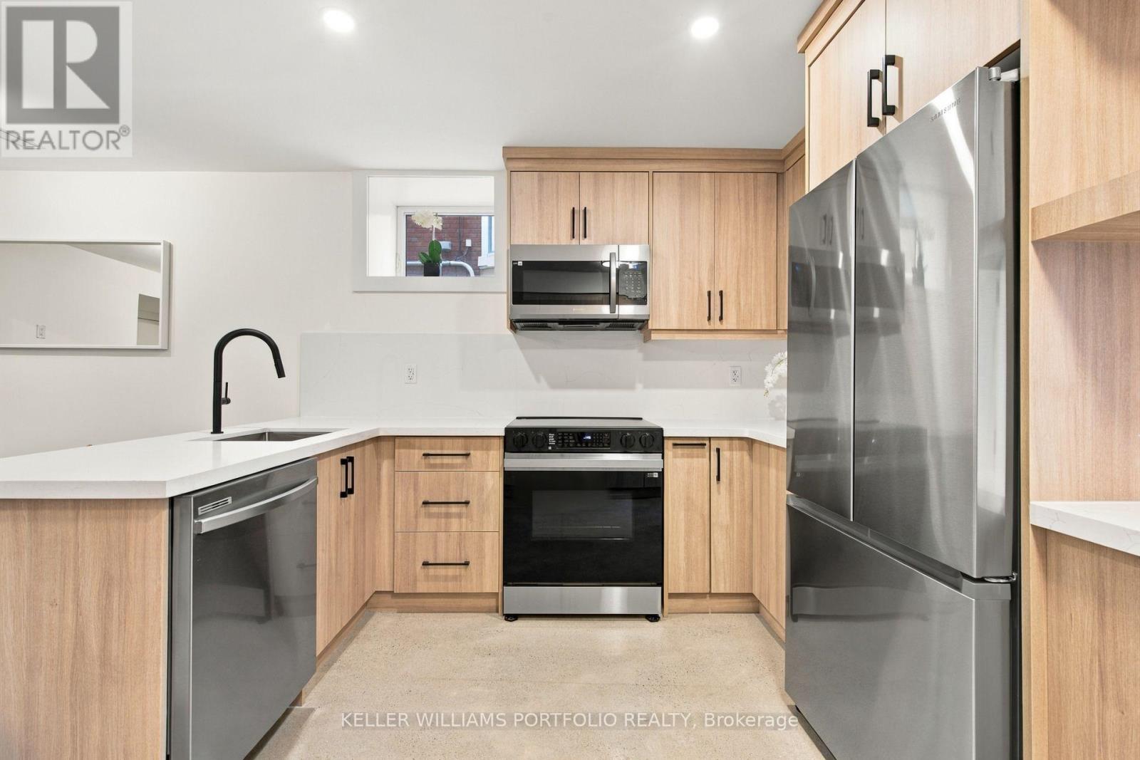 Lower - 173 Beatrice Street Property Photo 18