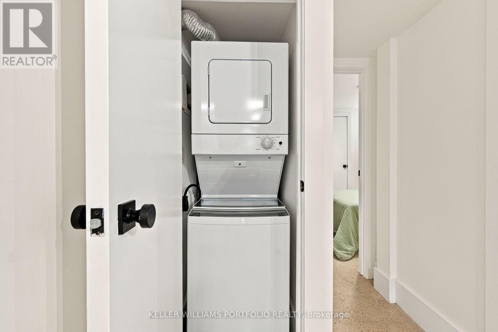 Lower - 173 Beatrice Street Property Photo 31