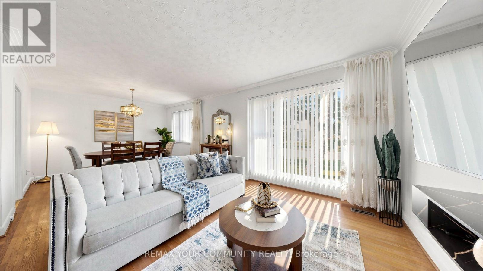 487 Hounslow Avenue Property Photo 6