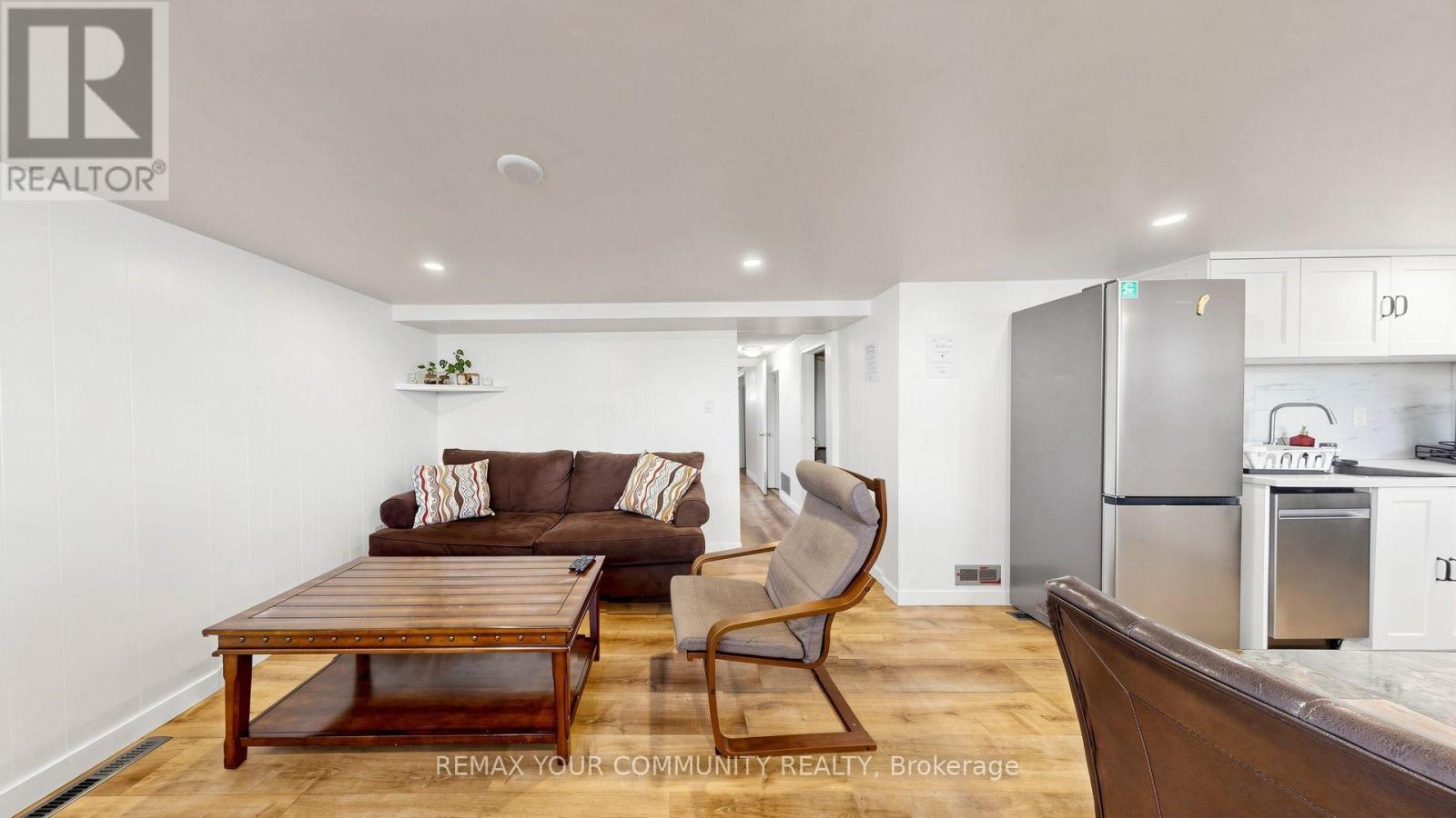 487 Hounslow Avenue Property Photo 31