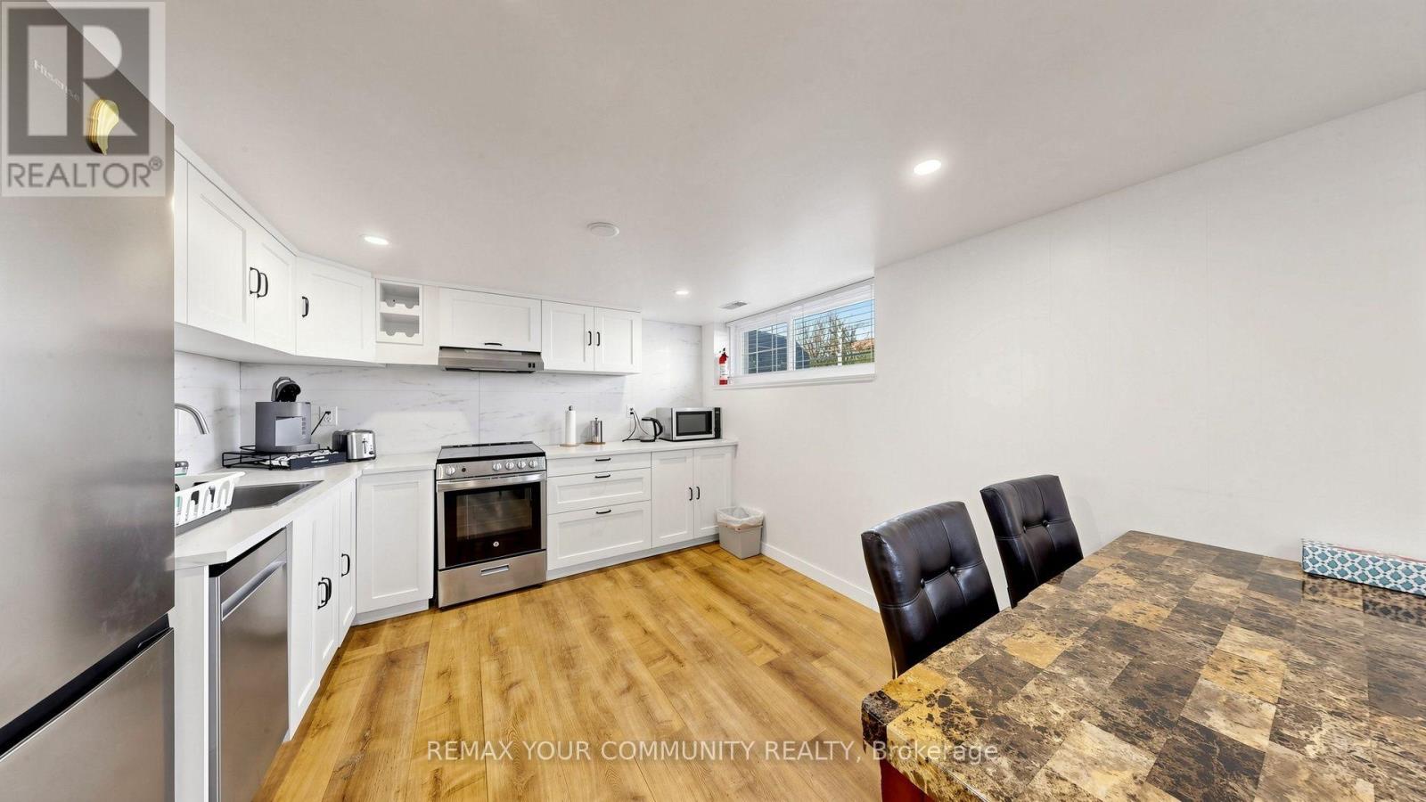 487 Hounslow Avenue Property Photo 34