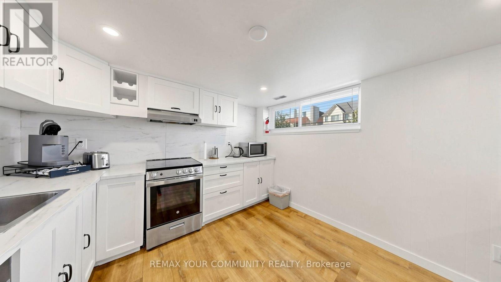 487 Hounslow Avenue Property Photo 36