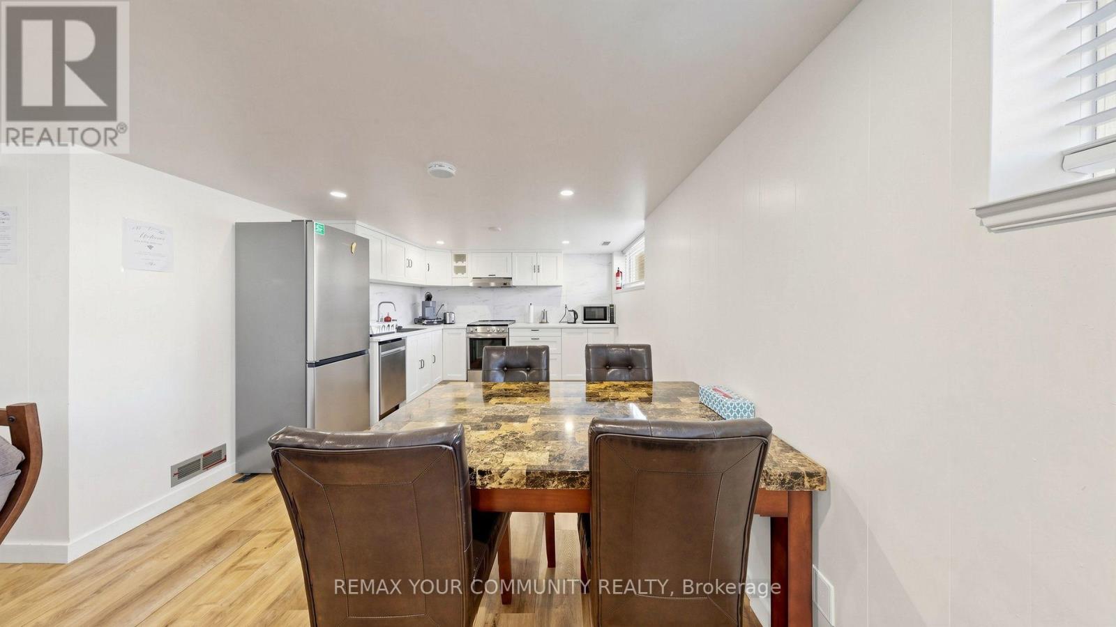 487 Hounslow Avenue Property Photo 39