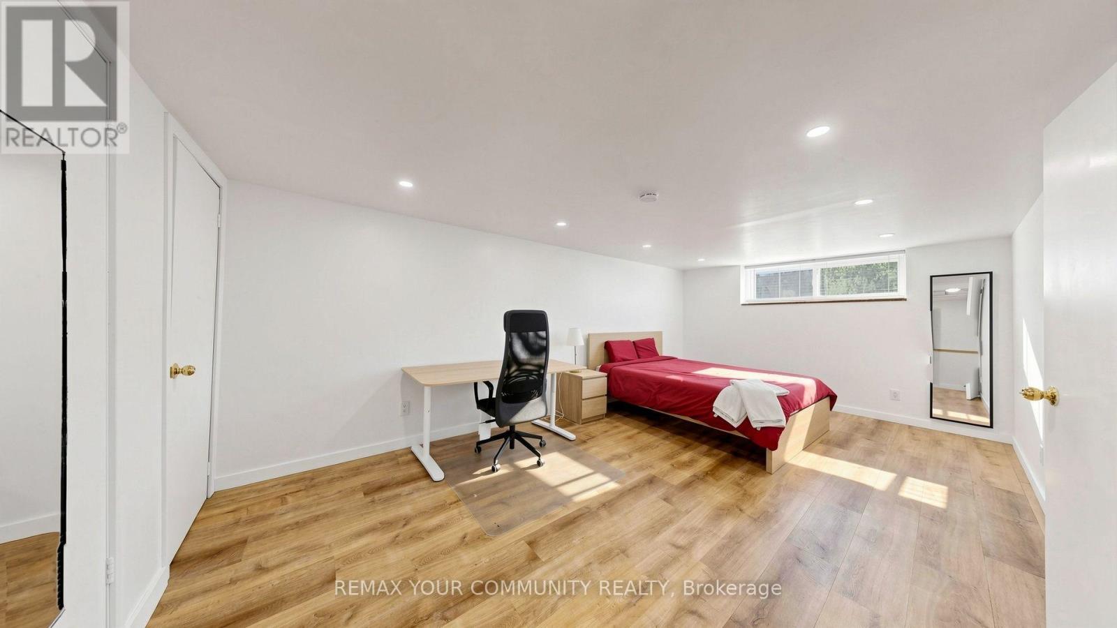 487 Hounslow Avenue Property Photo 40