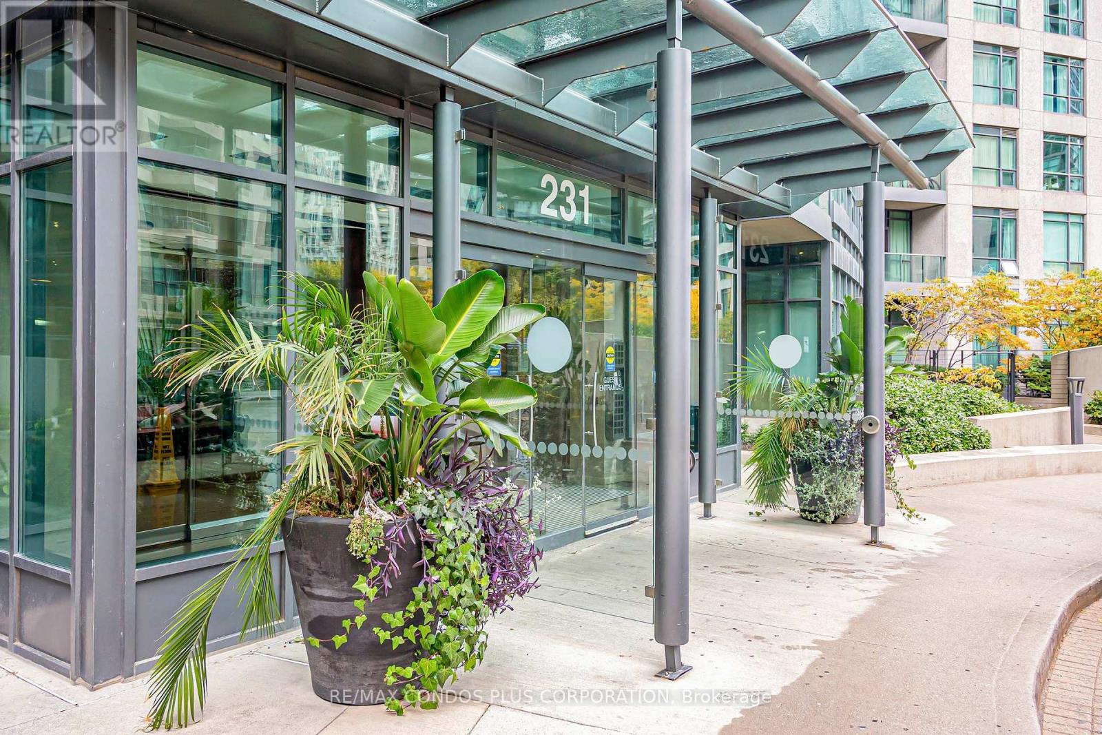 1609 - 231 Fort York Boulevard Property Photo 3