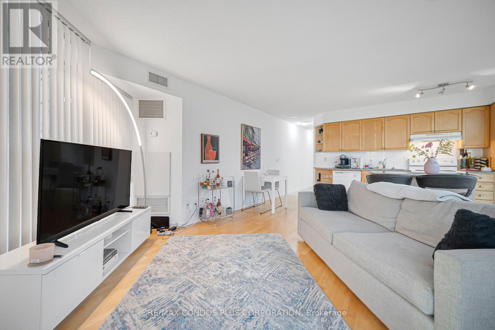 1609 - 231 Fort York Boulevard Property Photo 7