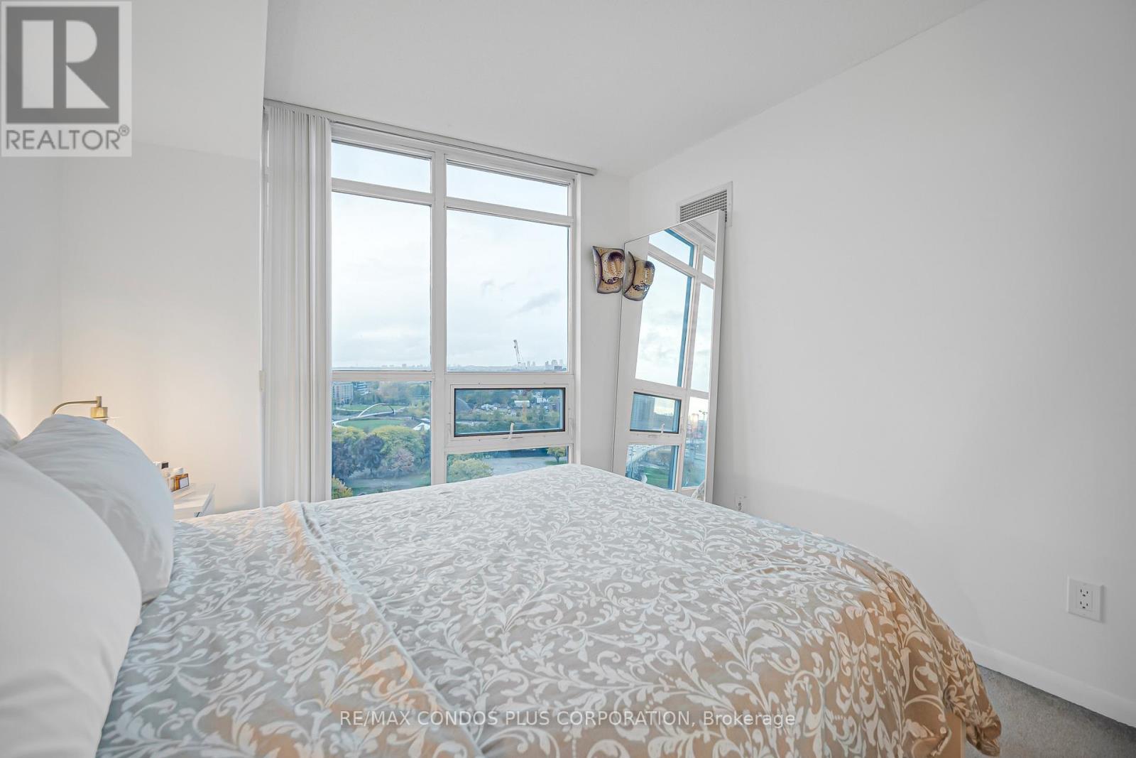 1609 - 231 Fort York Boulevard Property Photo 15