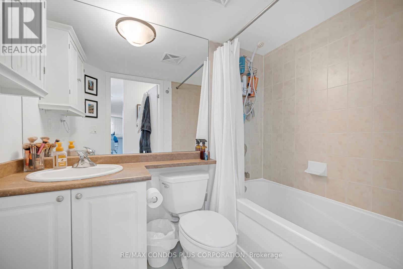 1609 - 231 Fort York Boulevard Property Photo 18