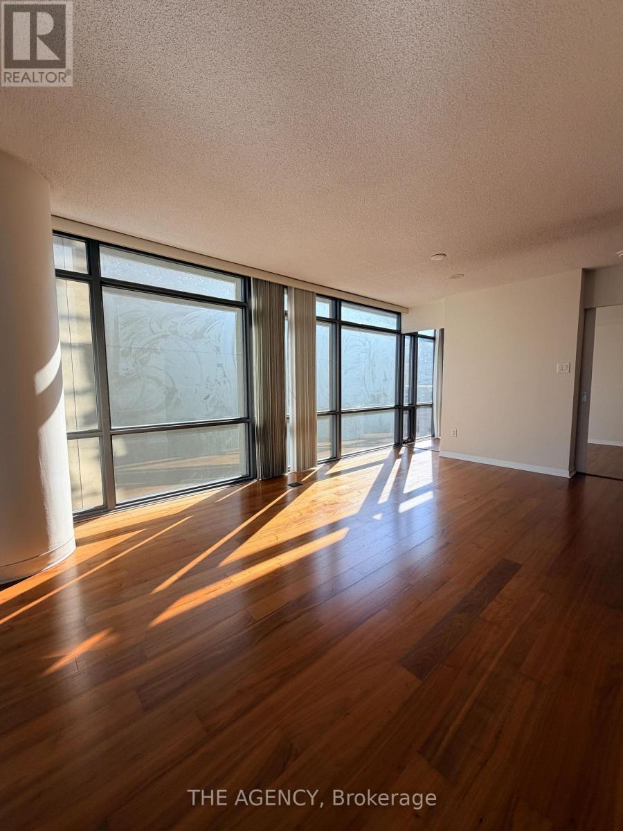 1008 - 38 Grenville Street Property Photo 9
