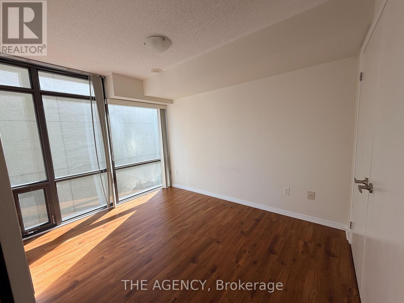 1008 - 38 Grenville Street Property Photo 13
