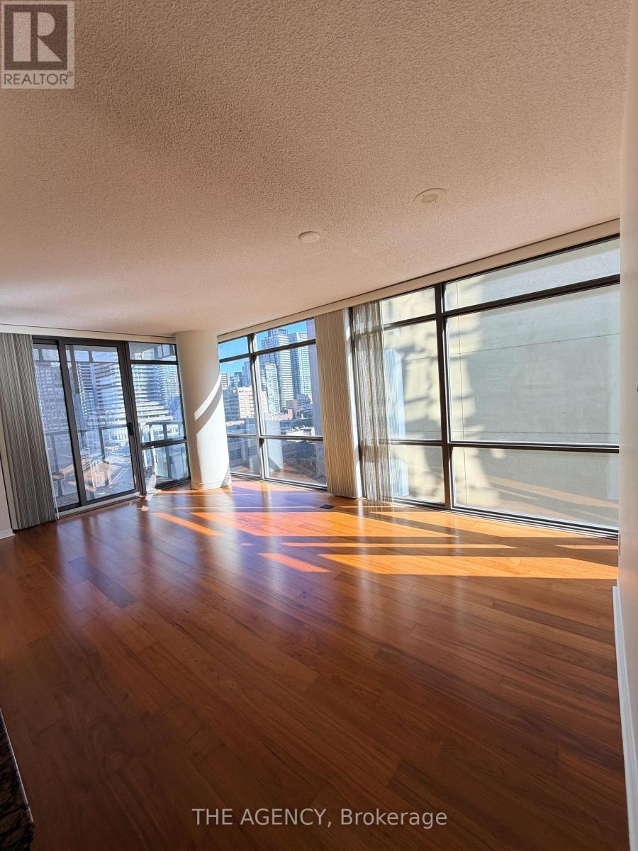 1008 - 38 Grenville Street Property Photo 15