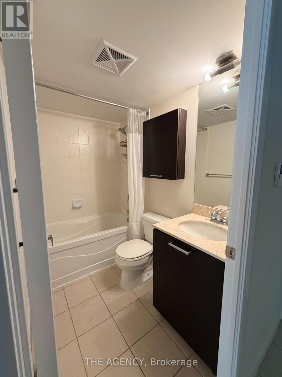 1008 - 38 Grenville Street Property Photo 19