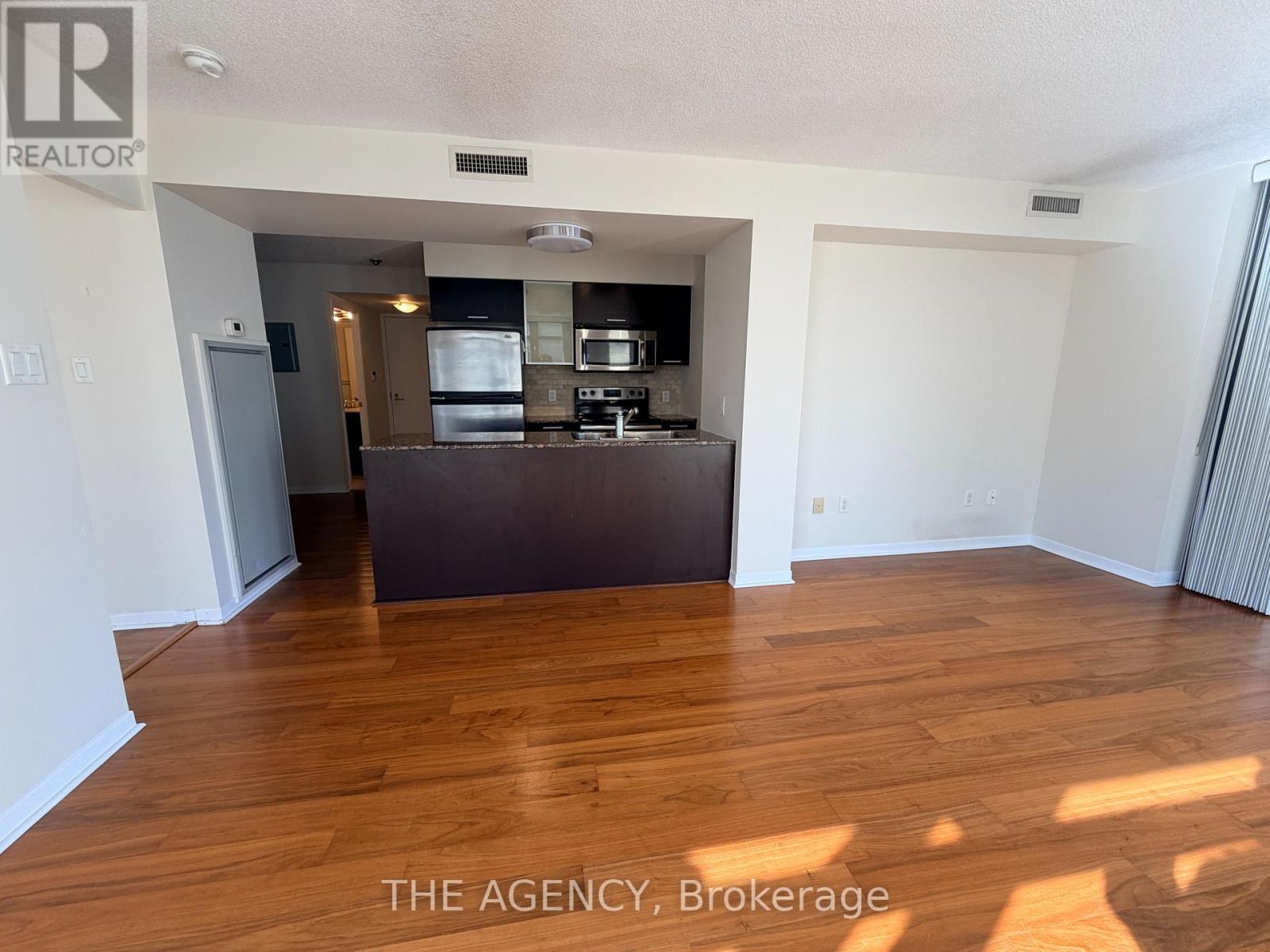 1008 - 38 Grenville Street Property Photo 24