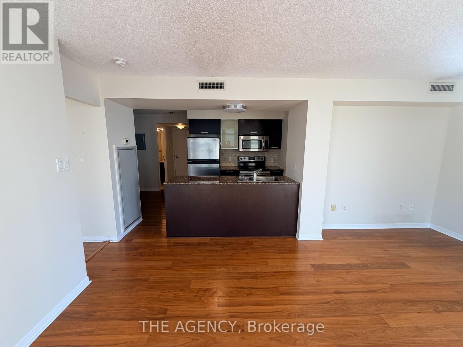 1008 - 38 Grenville Street Property Photo 25