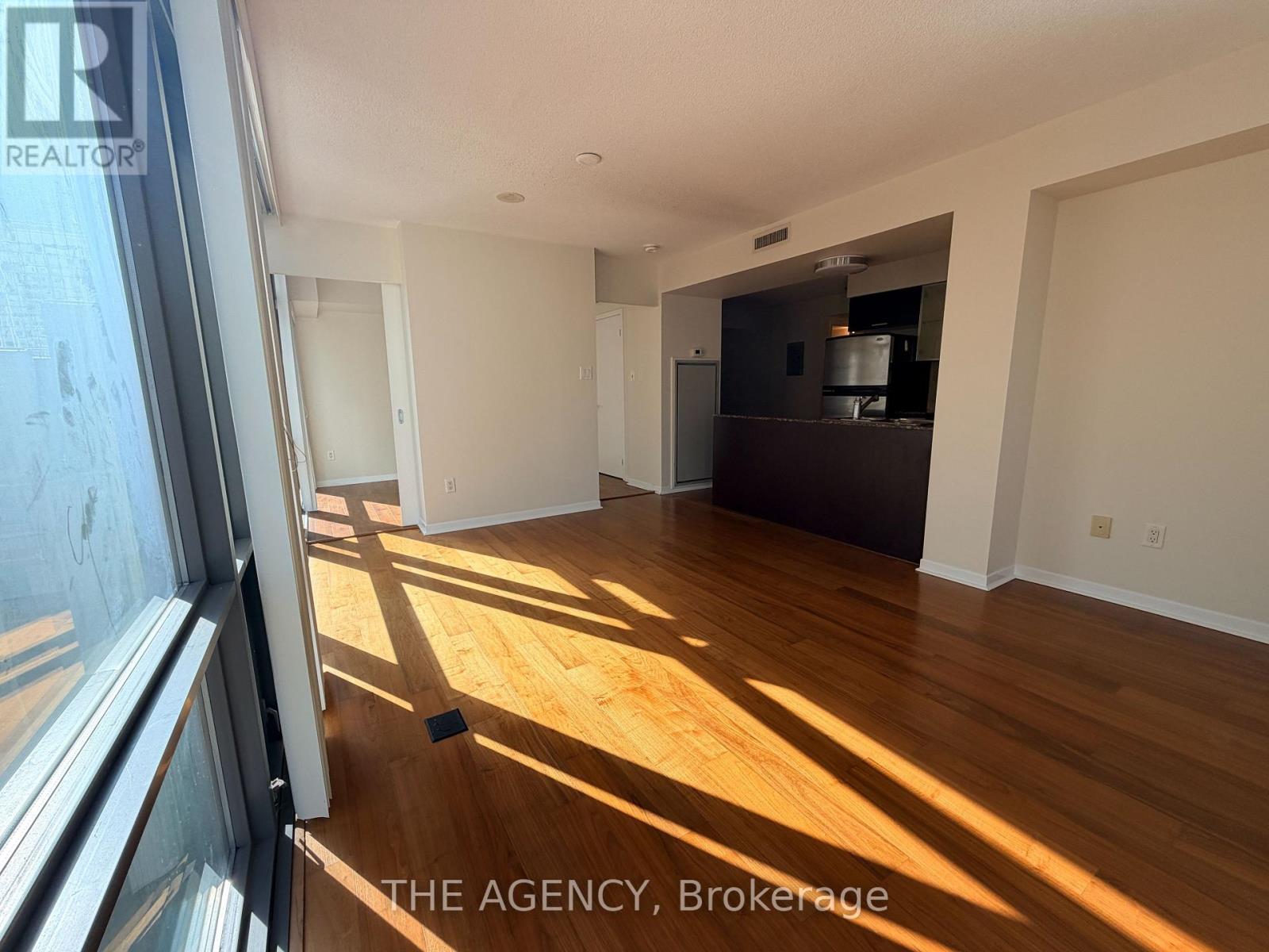 1008 - 38 Grenville Street Property Photo 29