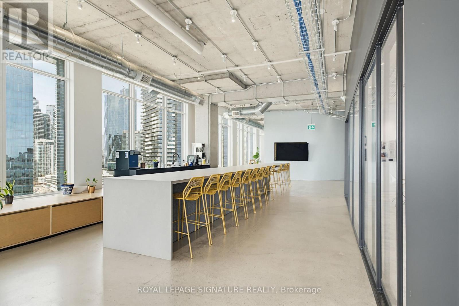 1314-1324 - 130 Queens Quay E Property Photo 3
