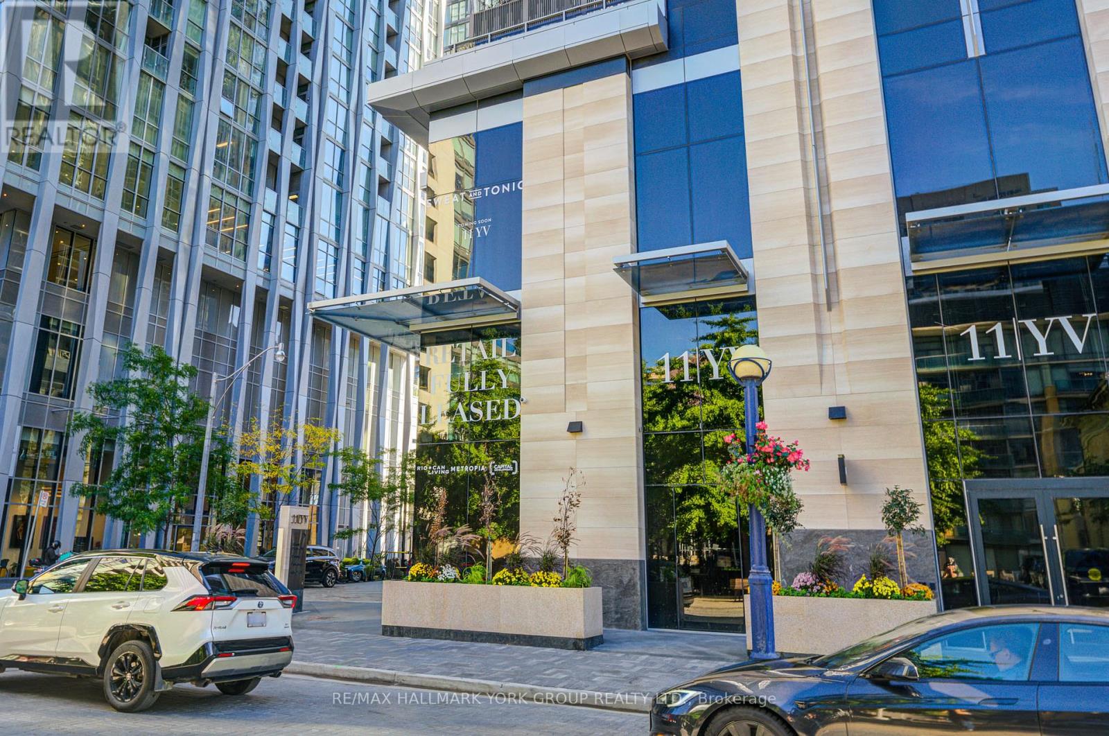 3609 - 11 Yorkville Avenue Property Photo 4